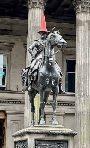 Duke of Wellington statue with traffic cone on head